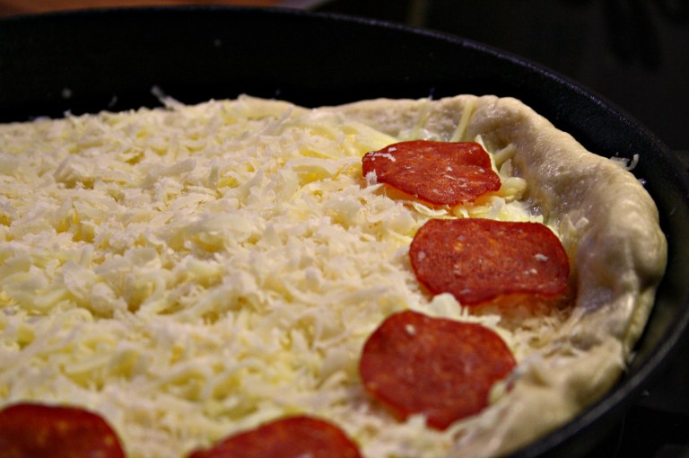 salami, pizza, salamipizza, pannupizza