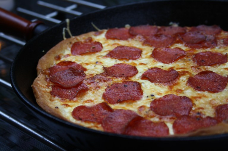 salami, pizza, salamipizza, pannupizza