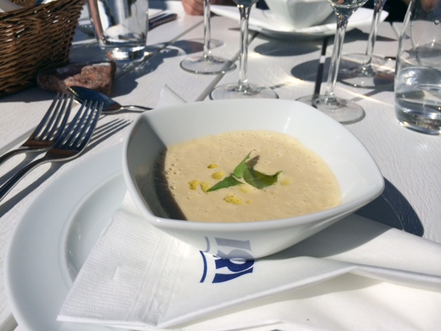 ravintola saari, kesä, kesäruokaa, lounas, keitto, selleri, fenkoli