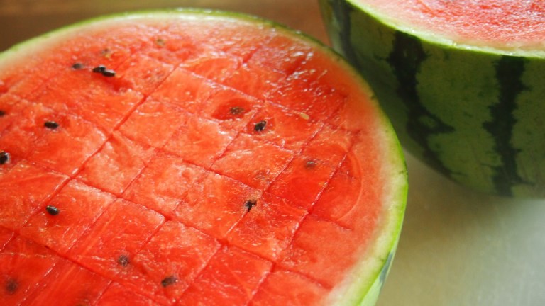 vesimeloni, vesimelonisalaatti, vesimeloni-fetasalaatti