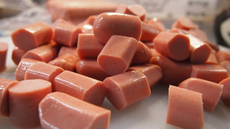 nakki, nakkisotku, siikli, tilli, mustapippuri, lihaliemi