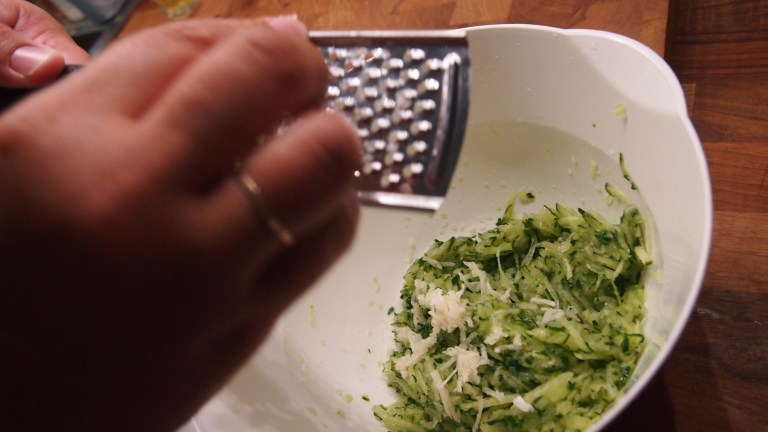 tzatziki, kurkku, valkosipuli