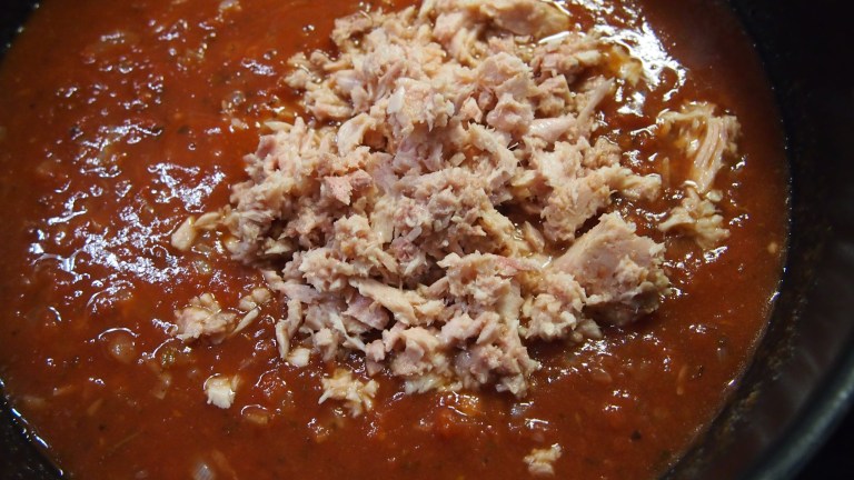 tomaattimurska, mutti, tonnikala