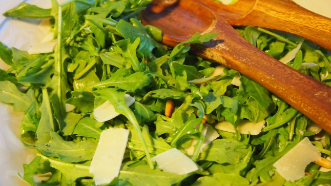 rucola, paremsan, pinjansiemen