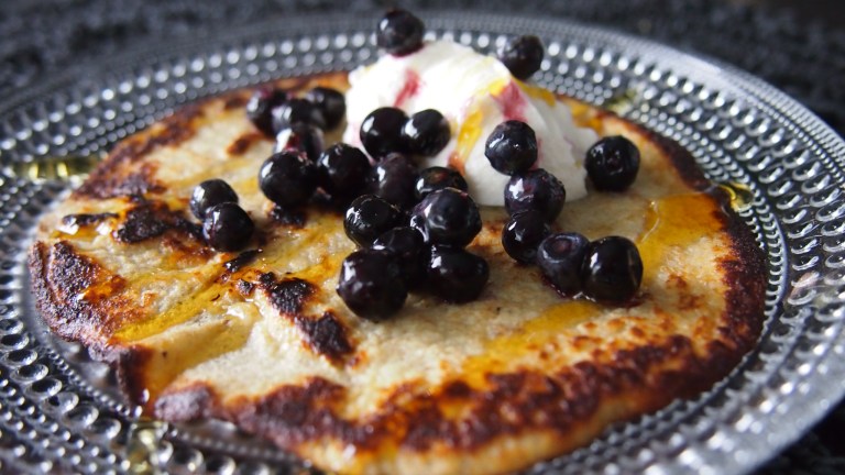 banaaniletut, banaani, lettu, ohukainen, lätty, turkkilainen jogurtti, mustikka