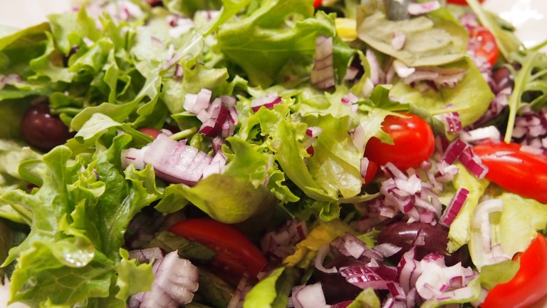 kana-nachosalaatti, salaattimix